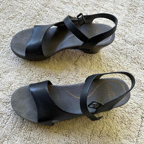 Dansko black wedge heels with leather upper - Picture 2 of 11